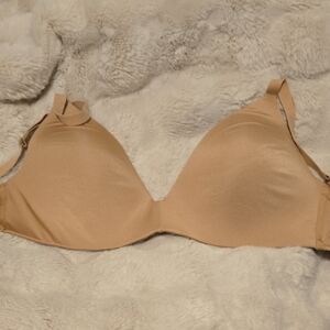 SKIMS Wireless Form TSHIRT BRA 34DD